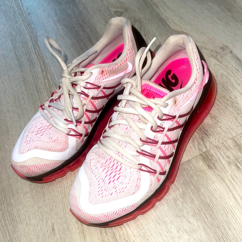 Womans Nike Air Max
